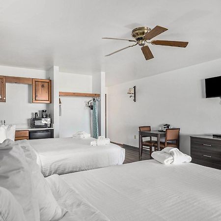 לודינגטון Snyders Shoreline Inn מראה חיצוני תמונה