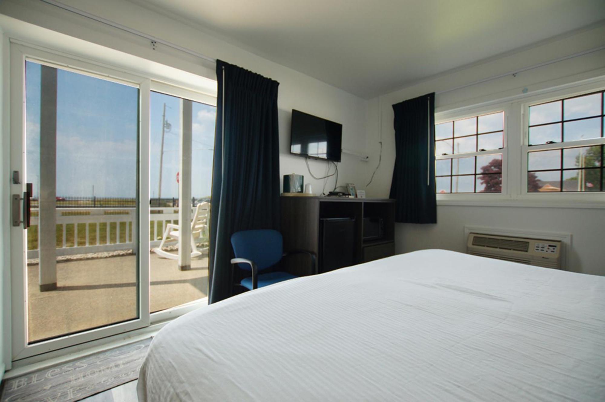 לודינגטון Snyders Shoreline Inn מראה חיצוני תמונה