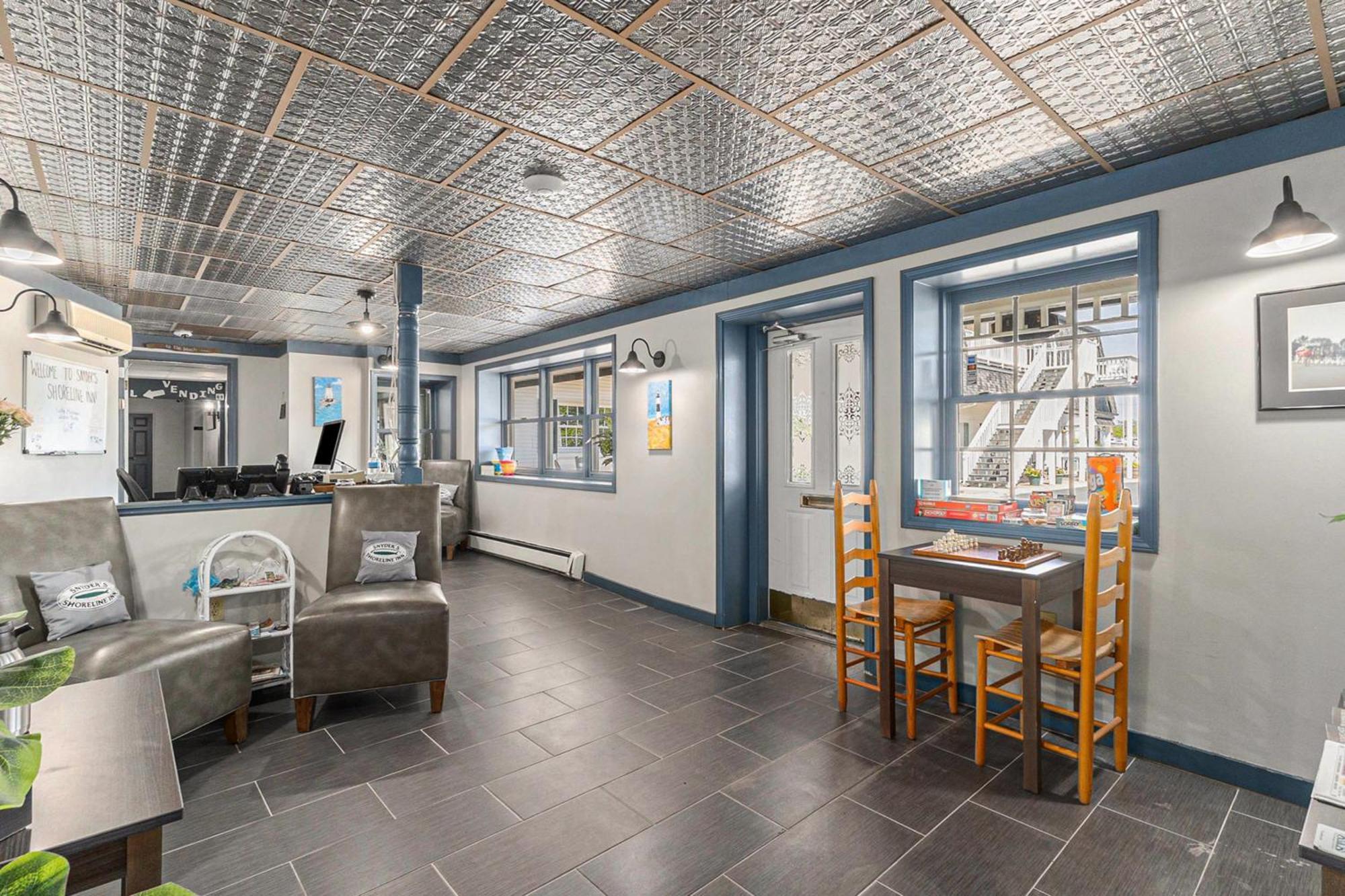 לודינגטון Snyders Shoreline Inn מראה חיצוני תמונה