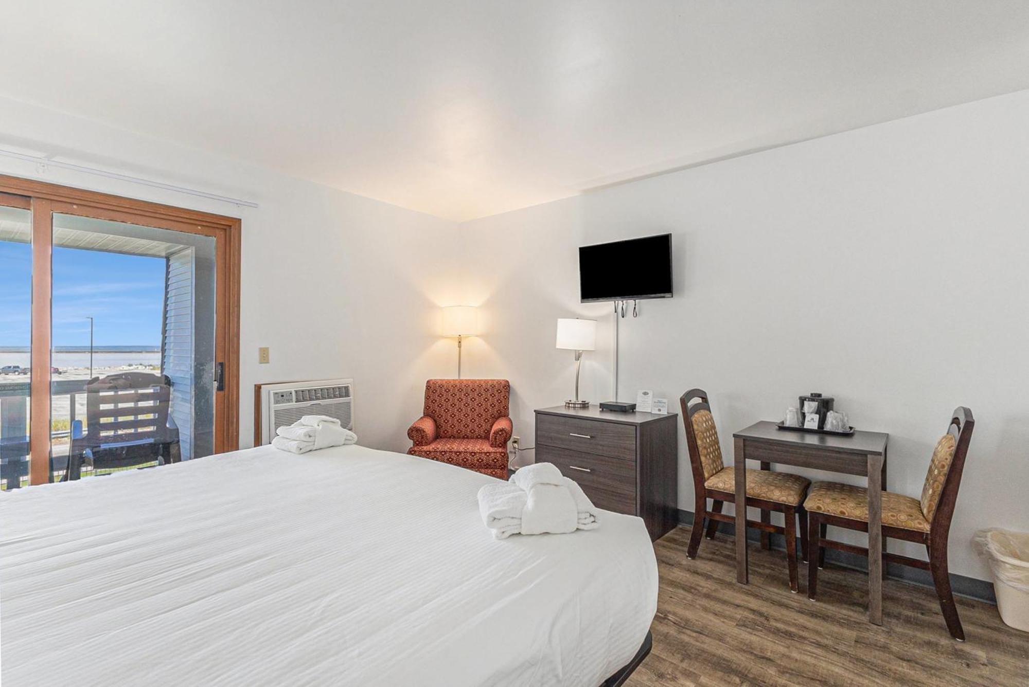 לודינגטון Snyders Shoreline Inn מראה חיצוני תמונה